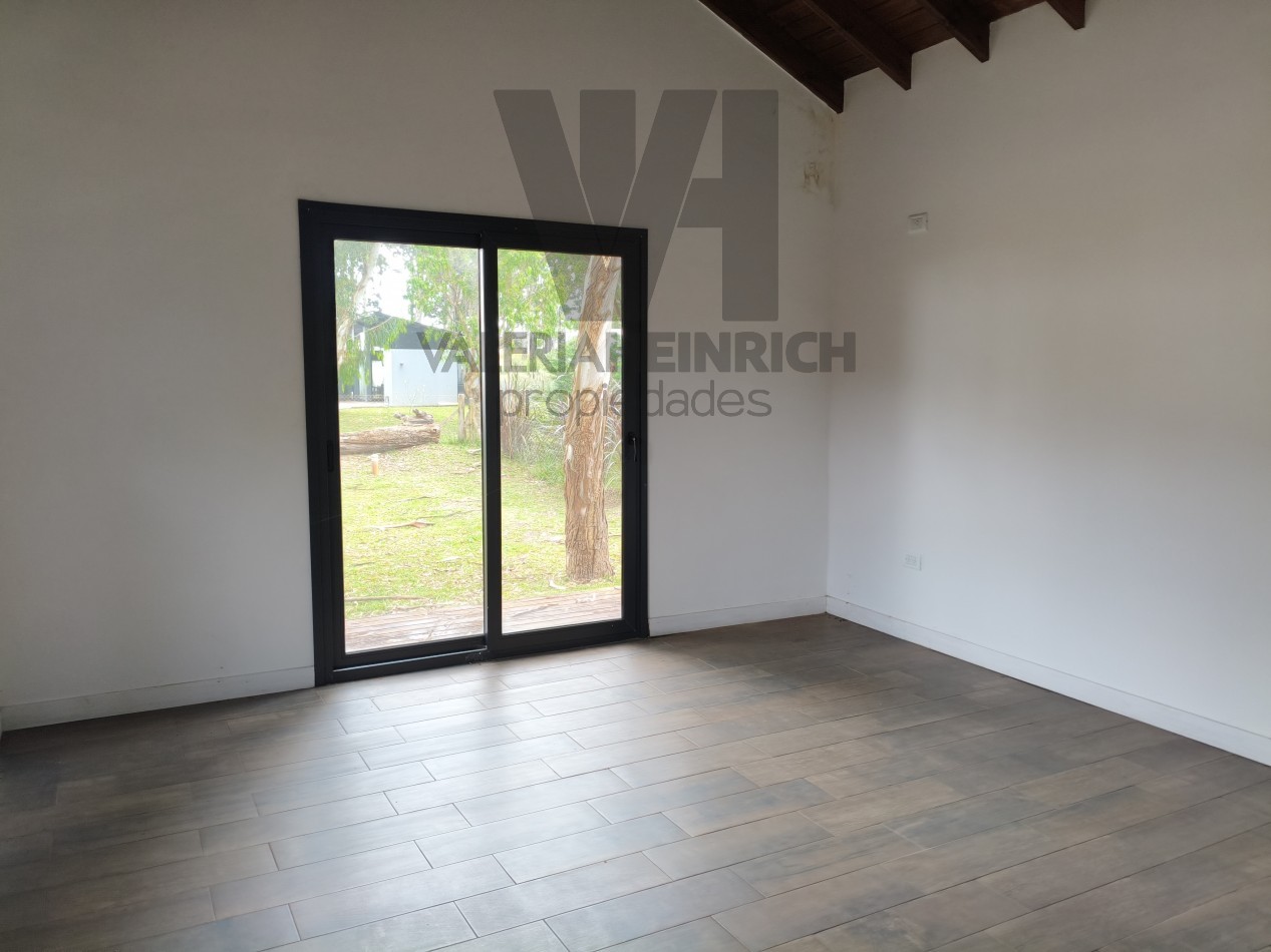 Casa en venta estilo campo costa esmeralda deportiva