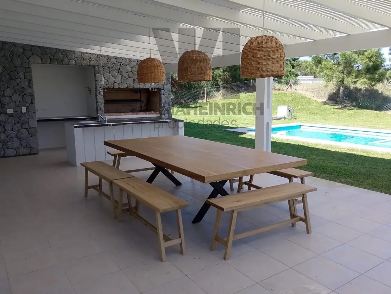 Venta Costa Esmeralda Ecuestre 4 dorm pileta 