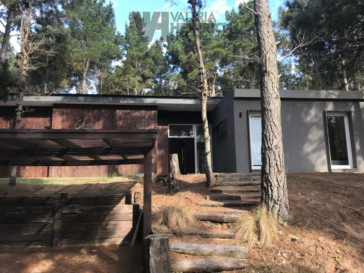 Venta casa Villarobles Pinamar 4 dorm.