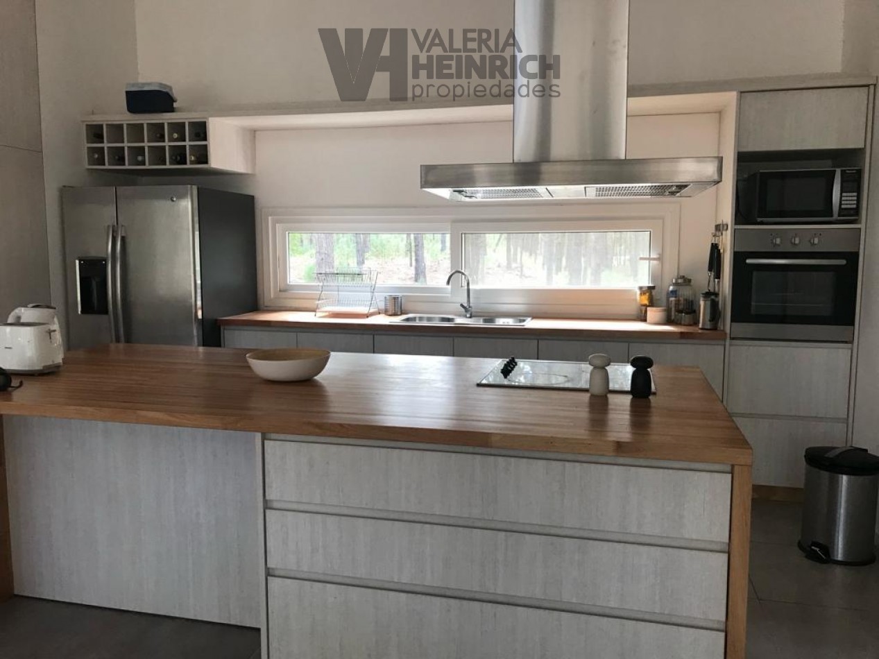 Venta casa Villarobles Pinamar 4 dorm.