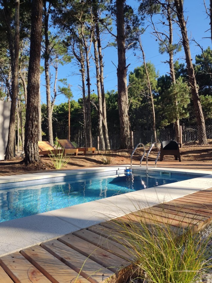 Alquiler y Venta Casa Villarobles con piscina 6 pax. 