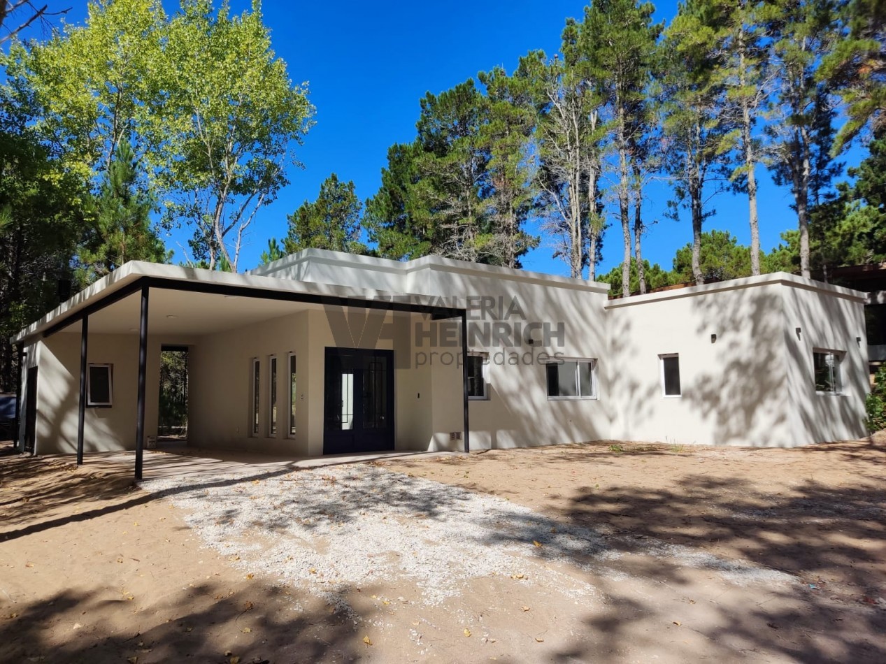 Casa en alquiler en Villa Robles cerca de Pinamar y Costa Esmeralda. barrio cerrado Villarobles