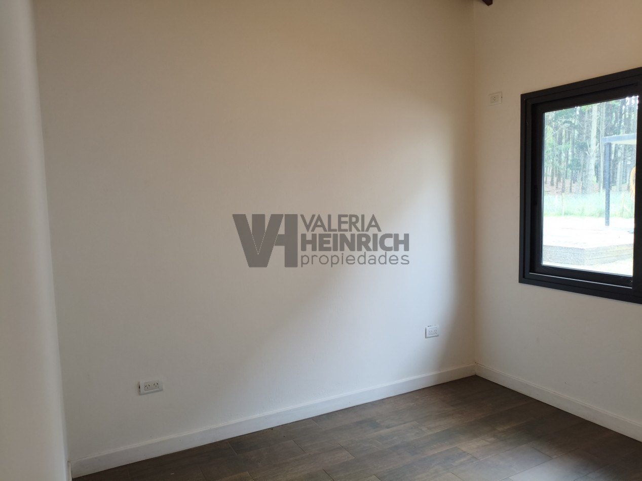 Casa en venta estilo campo costa esmeralda deportiva