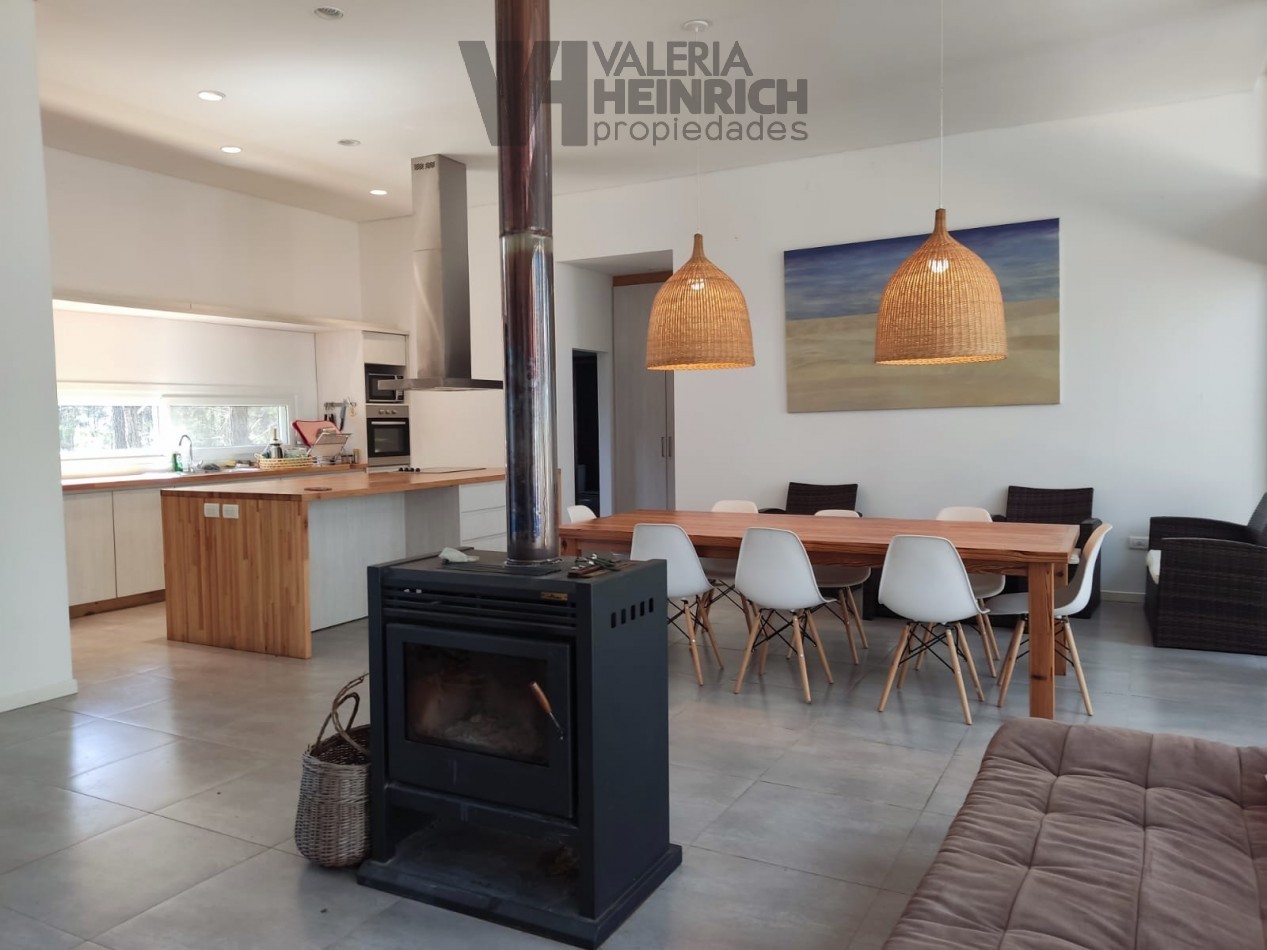 Venta casa Villarobles Pinamar 4 dorm.