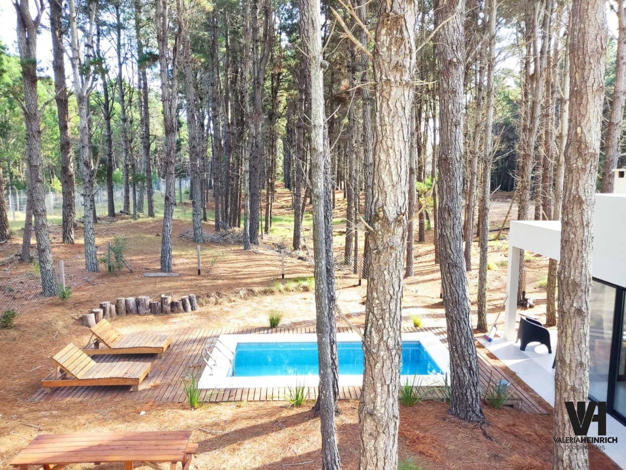 Alquiler y Venta Casa Villarobles con piscina 6 pax. 