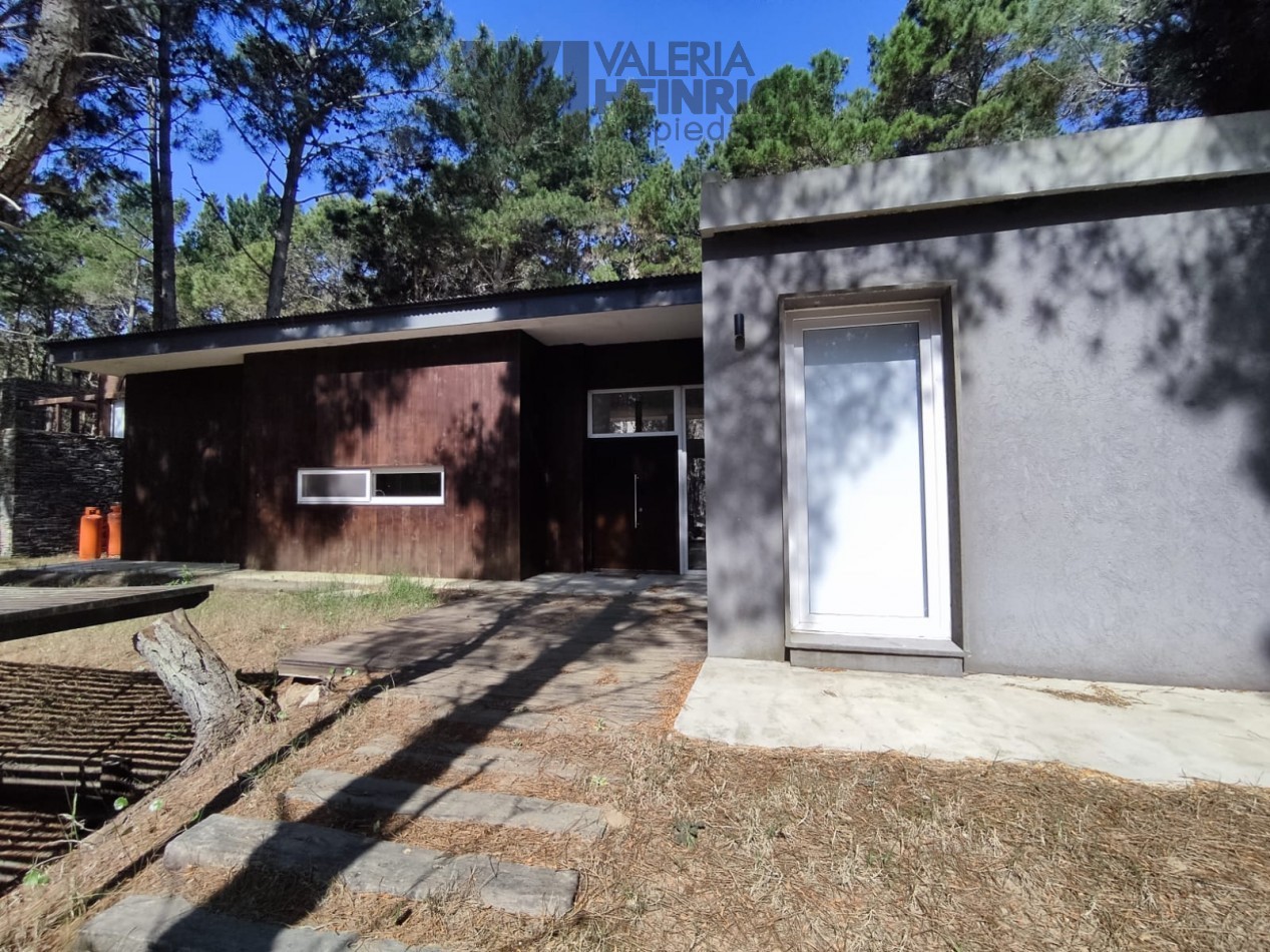 Venta casa Villarobles Pinamar 4 dorm.