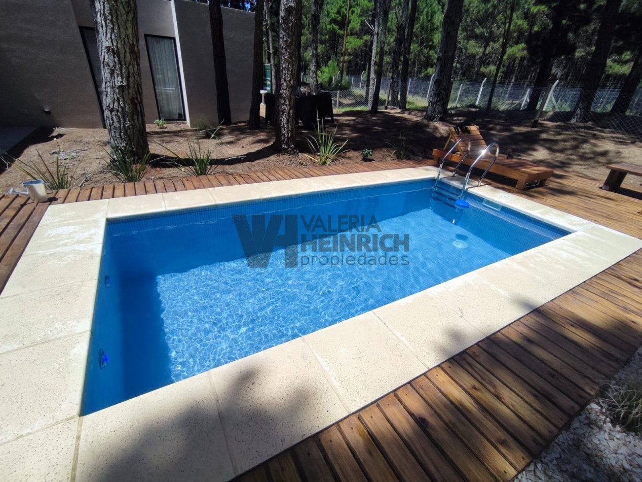 Alquiler y Venta Casa Villarobles con piscina 6 pax. 