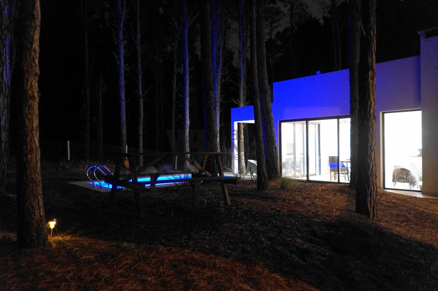 Alquiler y Venta Casa Villarobles con piscina 6 pax. 