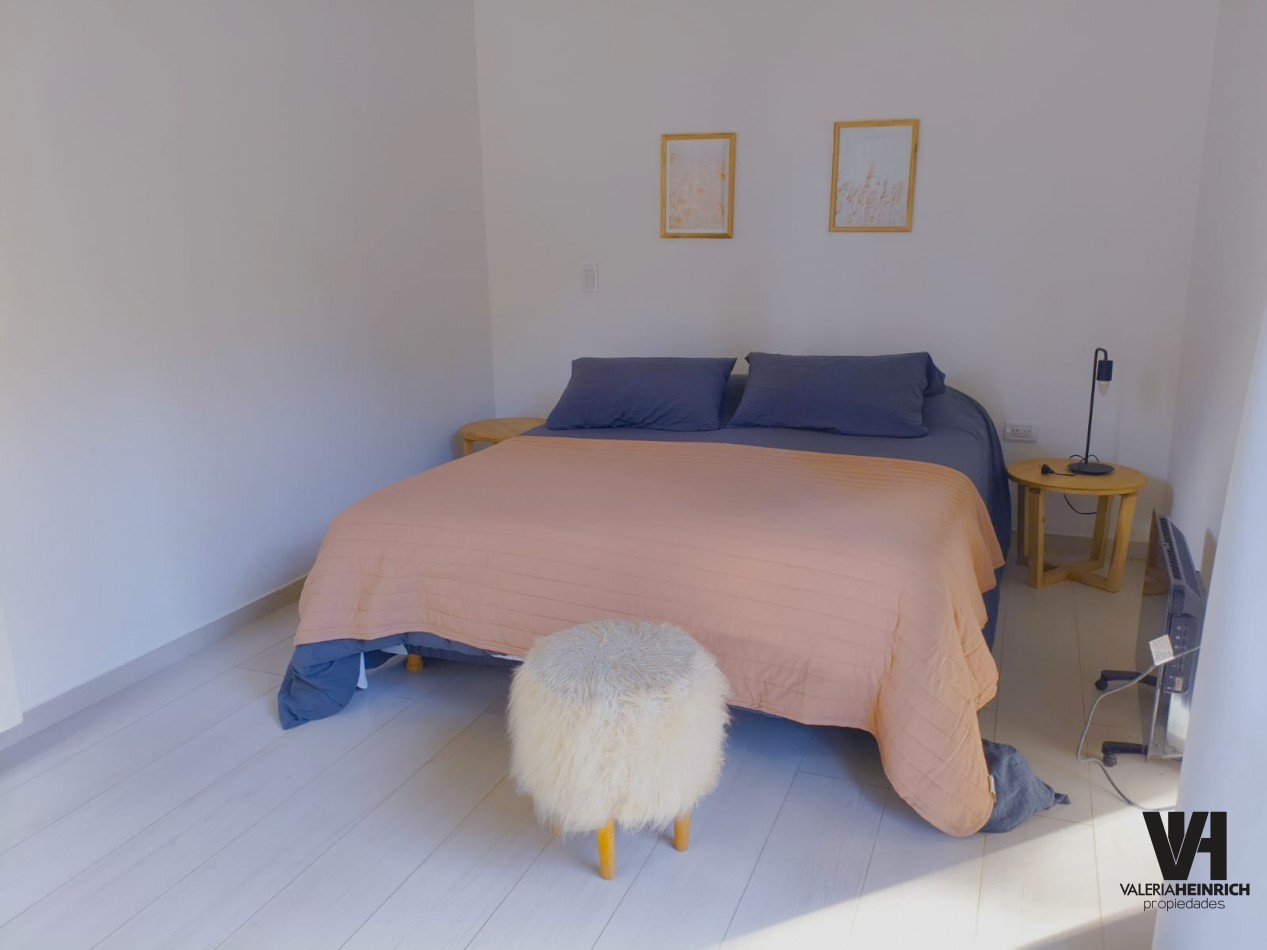 Alquiler y Venta Casa Villarobles con piscina 6 pax. 