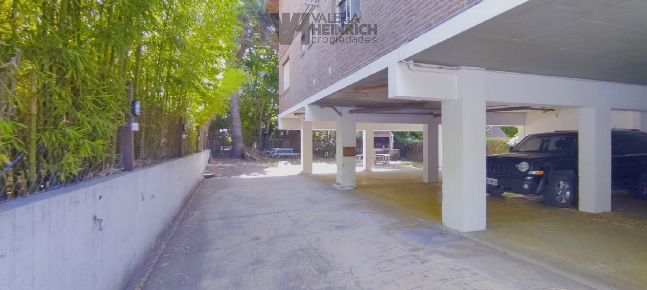 Venta departamento cerca del mar, mar de Ostende, 3 amb. cochera oportunidad permuta