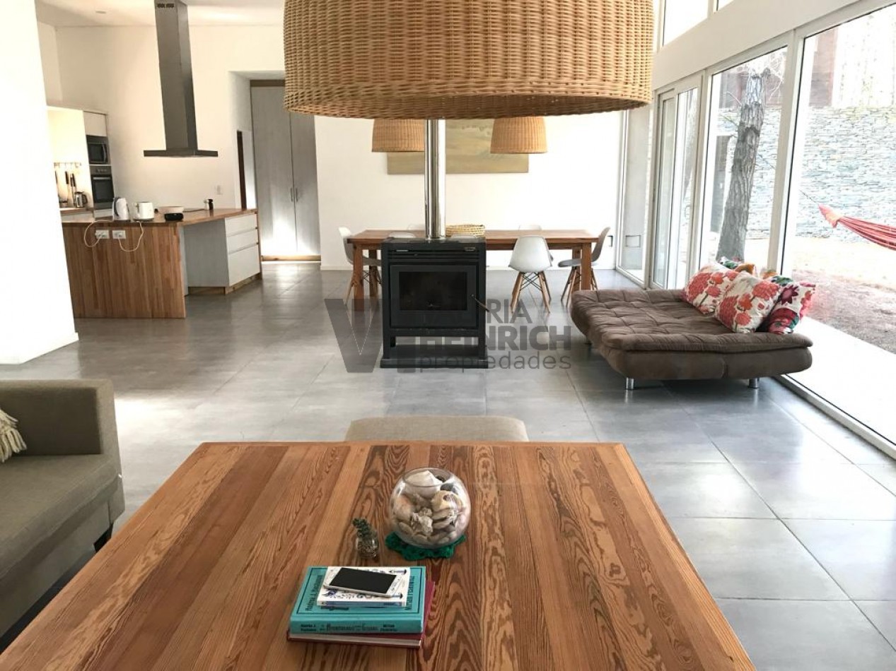 Venta casa Villarobles Pinamar  4 dorm.
