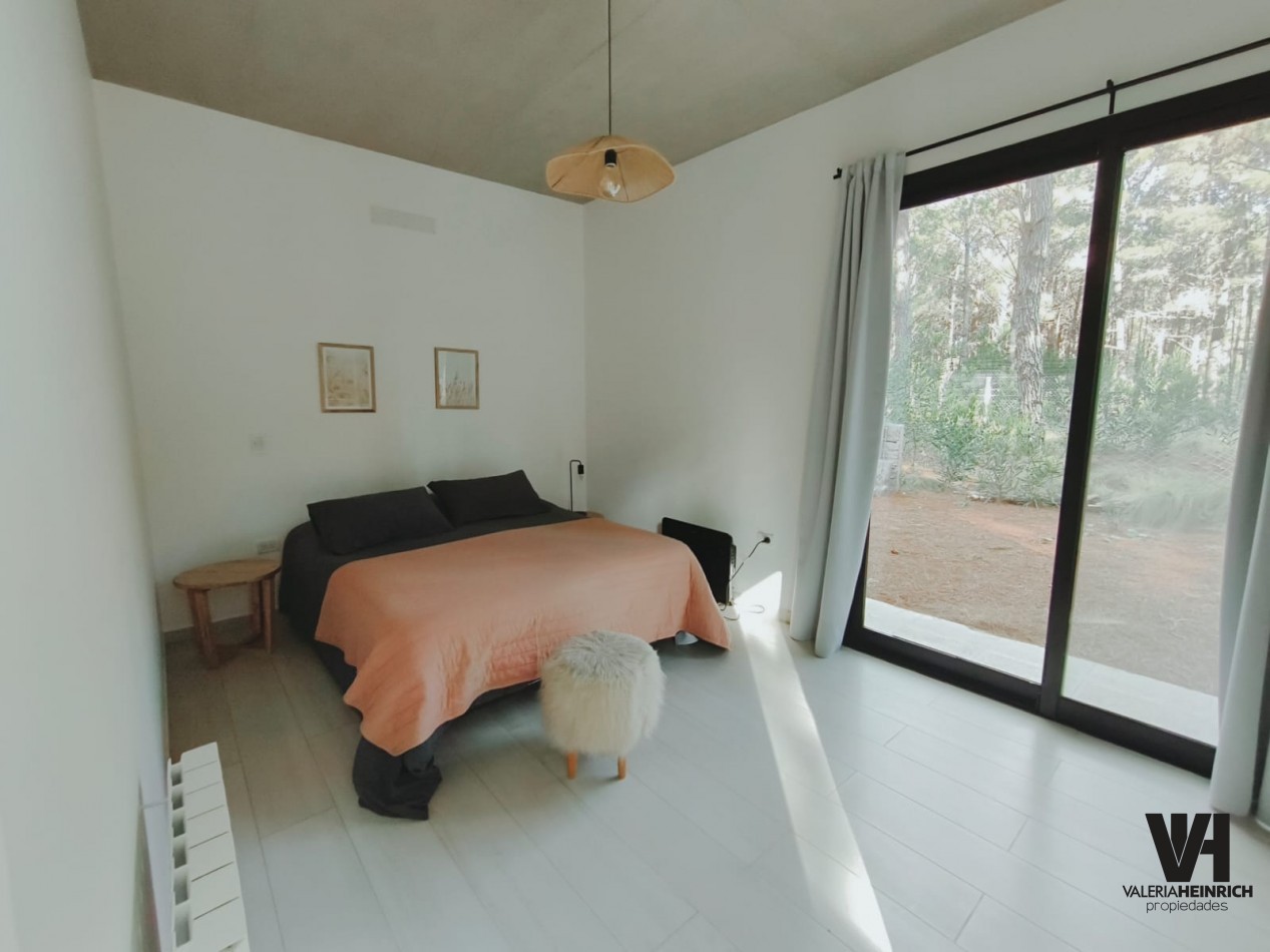 Alquiler y Venta Casa Villarobles con piscina 6 pax. 