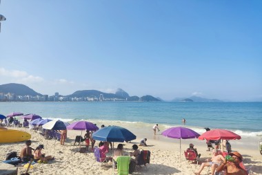 ¿Vacaciones 2026? Brasil vs. Costa Atlántica Argentina: ¿Dónde conviene alquilar?