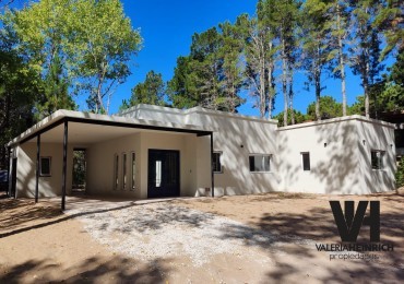 Casa en Venta en Villa Robles cerca de Pinamar y Costa Esmeralda. barrio cerrado