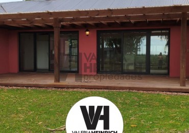 Casa en venta estilo campo costa esmeralda deportiva