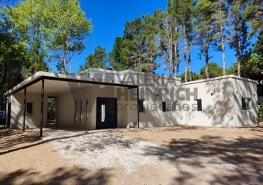 Casa en Venta en Villa Robles cerca de Pinamar y Costa Esmeralda. barrio cerrado